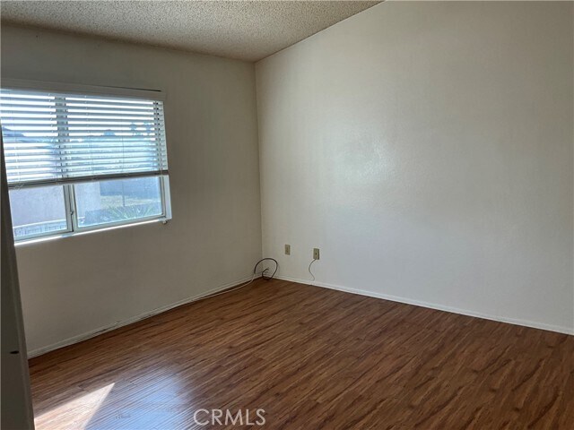 Building Photo - 2432 W Loma Vista Dr