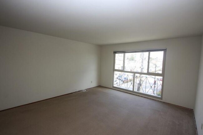 Building Photo - 2 bedroom in San Francisco CA 94122