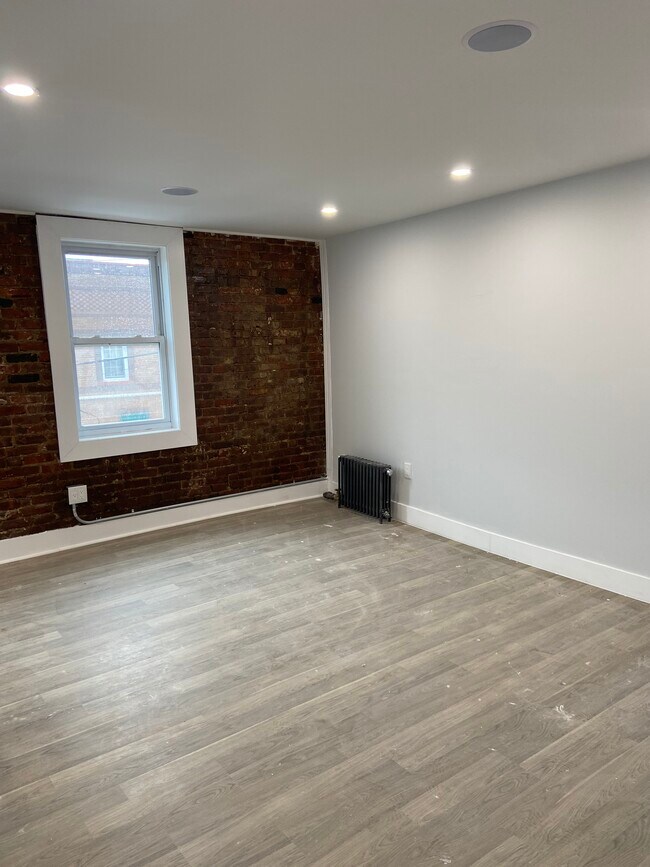 Building Photo - 20421 Jamaica Ave