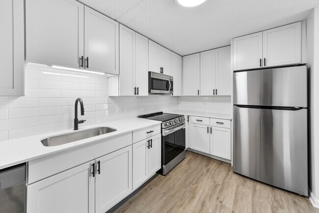 Foto del edificio - 1770 First Street | Downtown Highland Park, IL