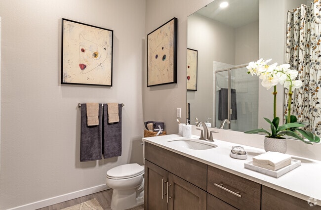 Interior Photo - Trails at Hunters Lake