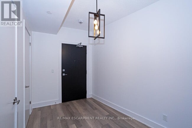 Photo du bâtiment - 5260 Dundas St