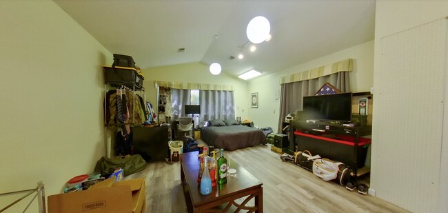 Building Photo - 3D Tour Available! West Side Home + Sunroo...