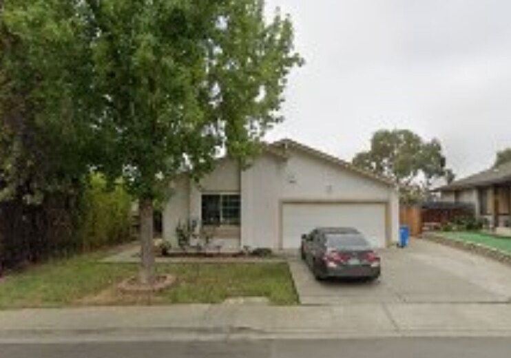 Primary Photo - 209 Riverview Dr