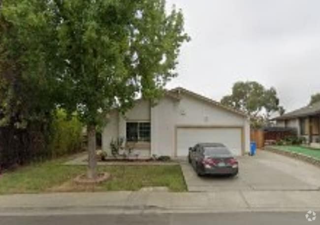 Building Photo - 209 Riverview Dr