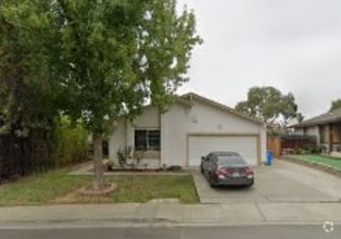 Building Photo - 209 Riverview Dr