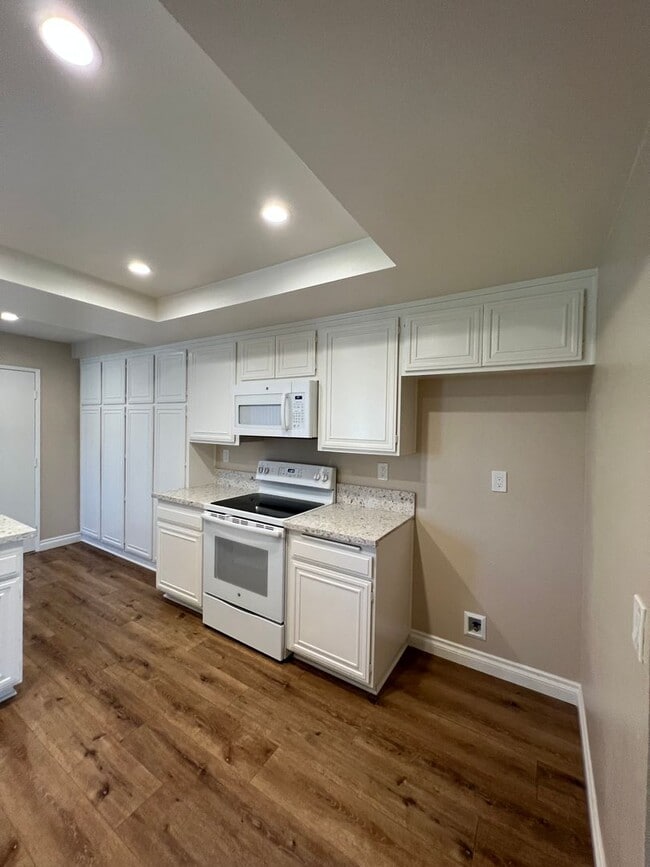 Foto del edificio - Charming & Modern Capri Model Home for Rent in Leisure Village