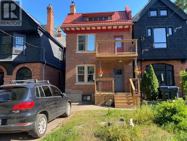 Building Photo - 15 Simpson Ave