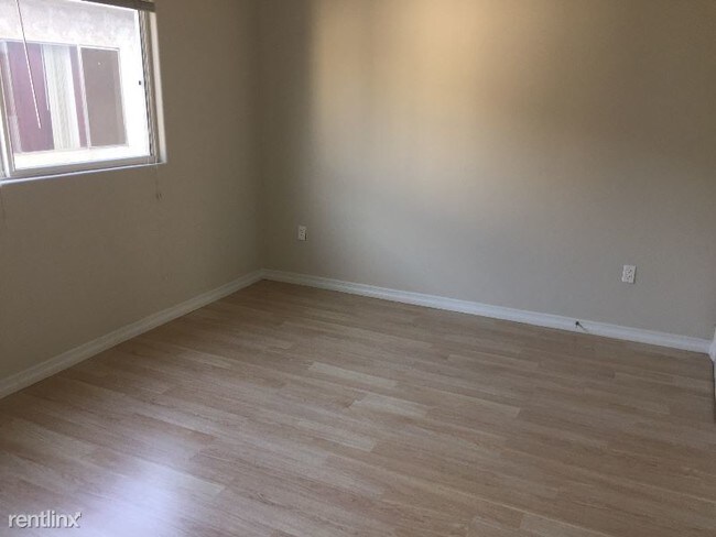 Foto del edificio - 7327 Milwood Ave