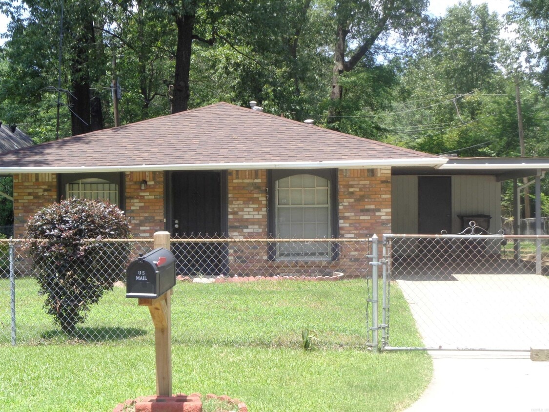 Primary Photo - 7712 Impala Dr