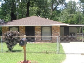 Building Photo - 7712 Impala Dr