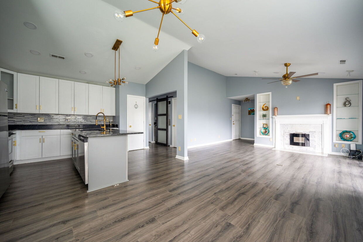 Primary Photo - 205 Dockside Dr