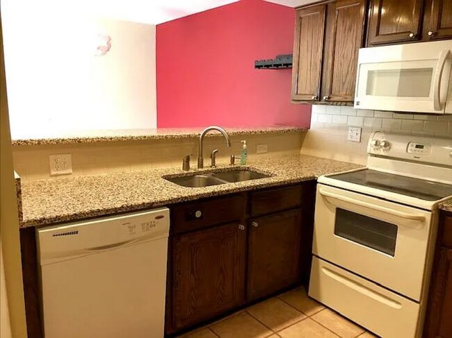 Foto del edificio - 4512 Kings Walk Dr