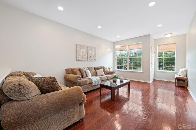 Foto del edificio - 2456 Canterbury Ln