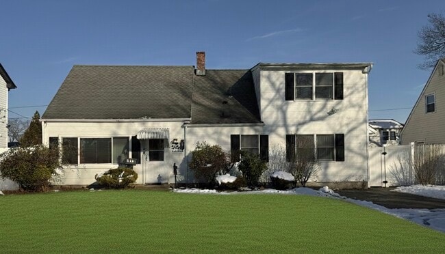 Foto del edificio - 333 Loring Rd