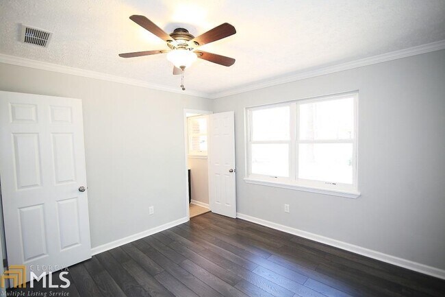Building Photo - 107 Doubletrace Ln