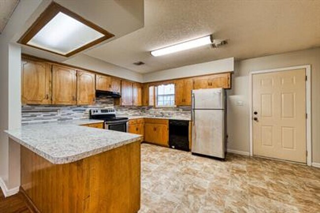 Foto del edificio - 114 S Mitchell St