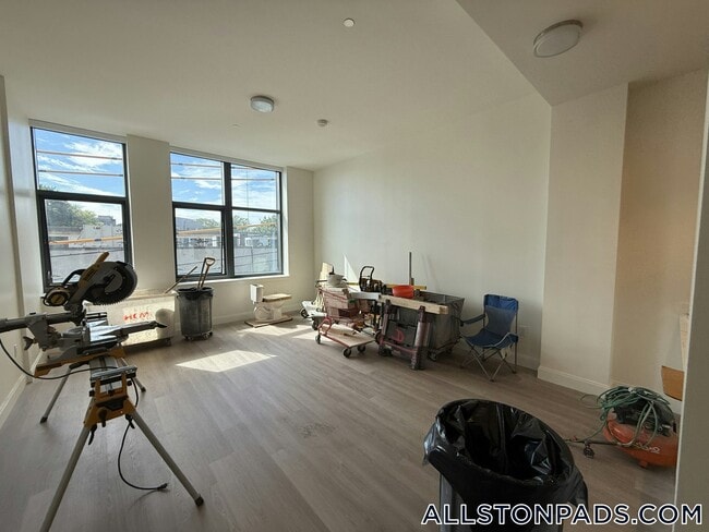 Building Photo - 1079 Commonwealth Ave