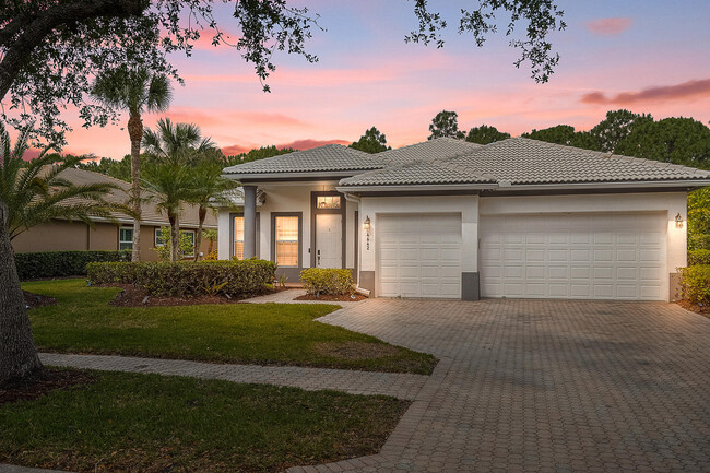 Foto del edificio - 4642 SW Hammock Creek Dr