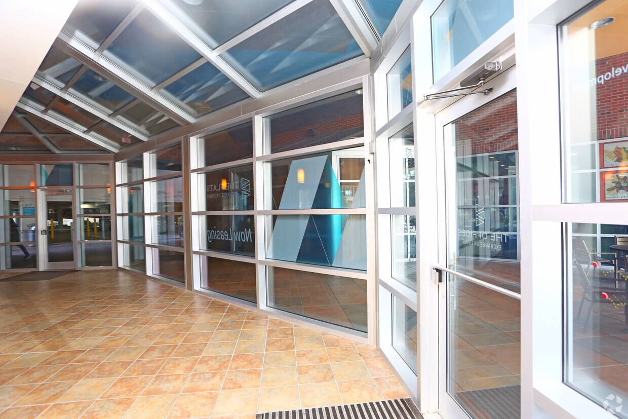 Building Photo - The Flats - Exchange on Erwin