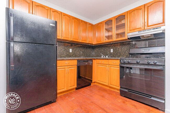 Foto del edificio - 24 Lawton St