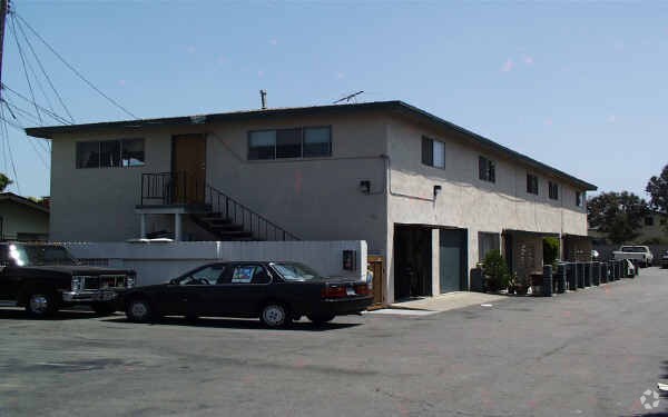 Building Photo - 681 Victoria St