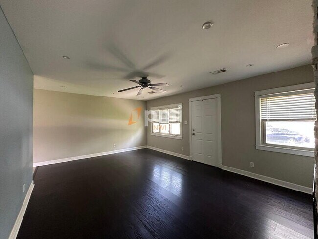 Foto del edificio - 7752 Beech Ave