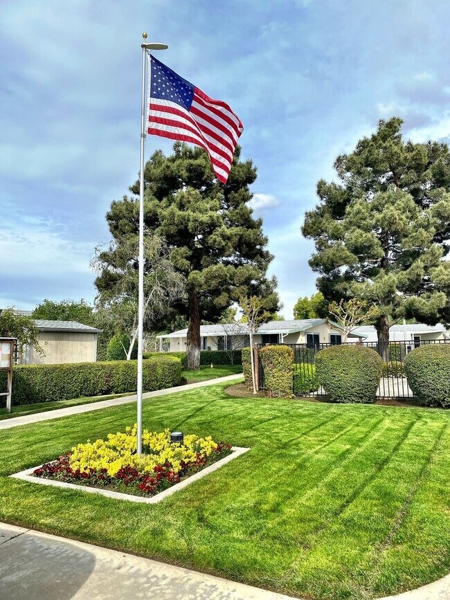 Foto del edificio - 5121 W Sunnyside Ct