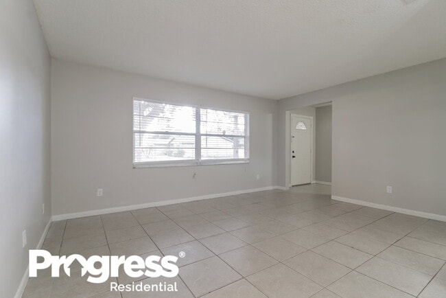 Building Photo - 1734 Oak Breeze Ave