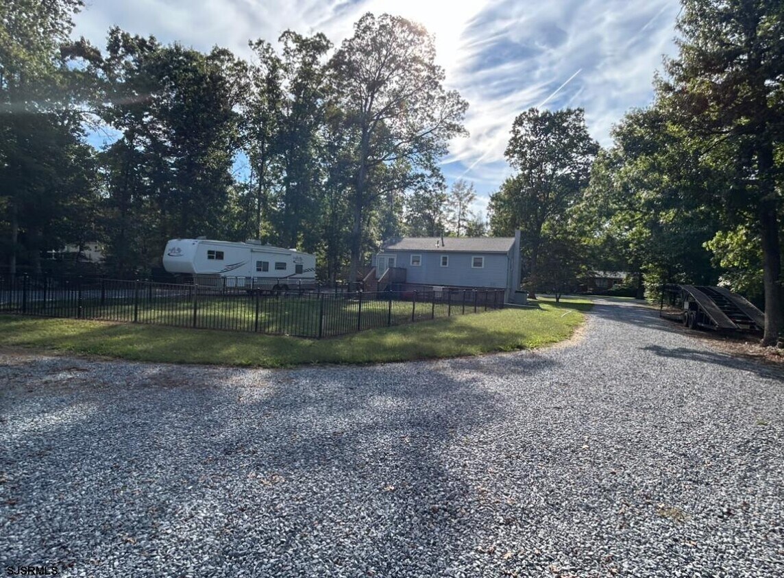Foto del edificio - 3844 Tuckahoe Rd