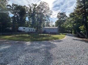 Building Photo - 3844 Tuckahoe Rd