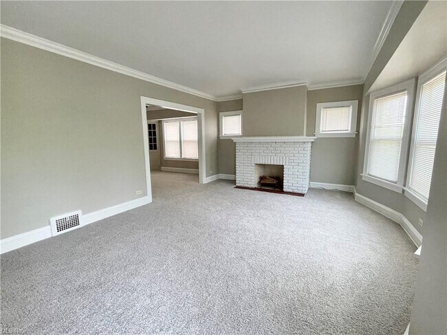 Building Photo - 2152 Wyandotte Ave