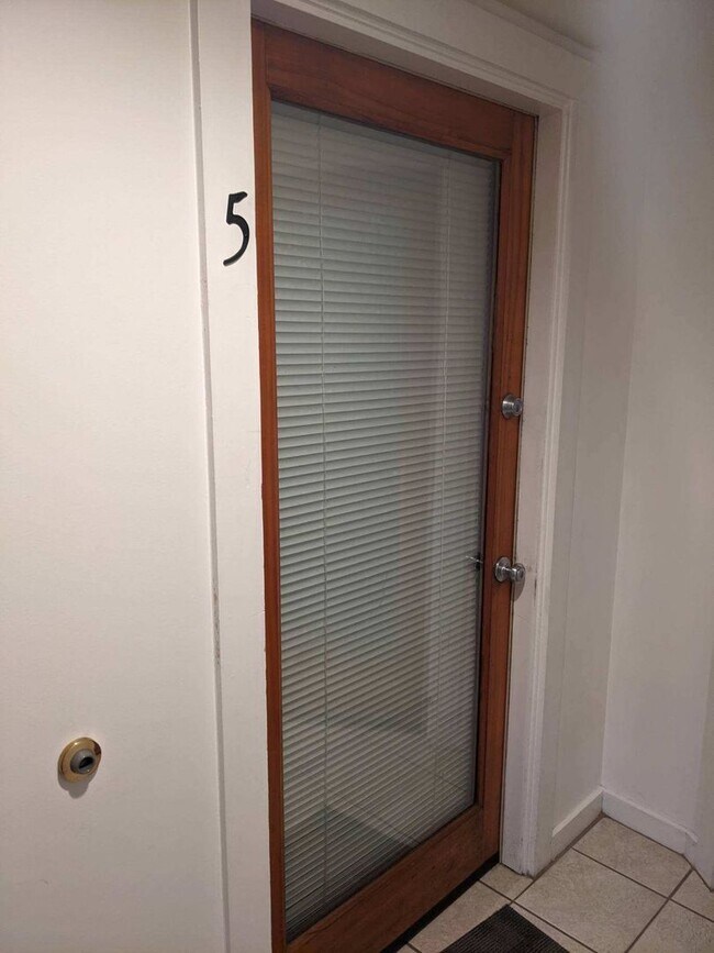 Building Photo - 218 N 4th St