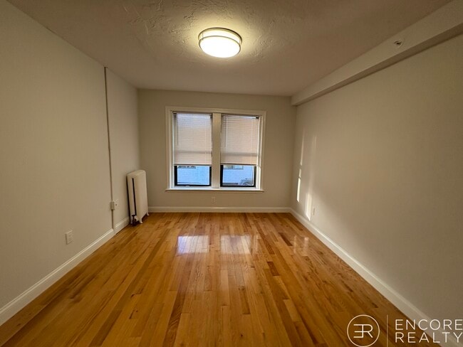 Building Photo - 19 Peterborough St