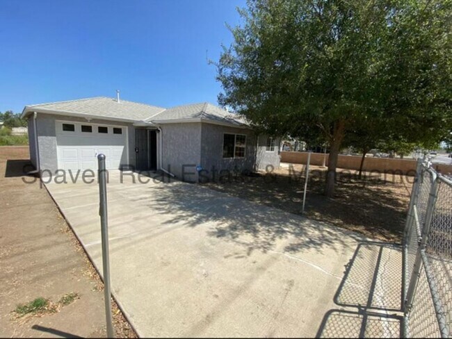 Building Photo - Mead Valley Home