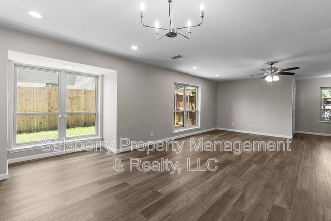 Foto del edificio - 3620 Harwood Ct