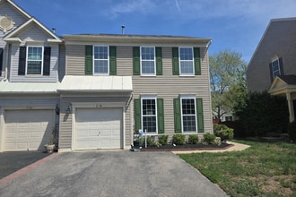 Building Photo - 218 Eisenhower Ct