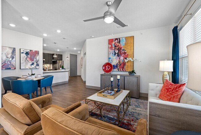 Building Photo - 300 Enclave Dr