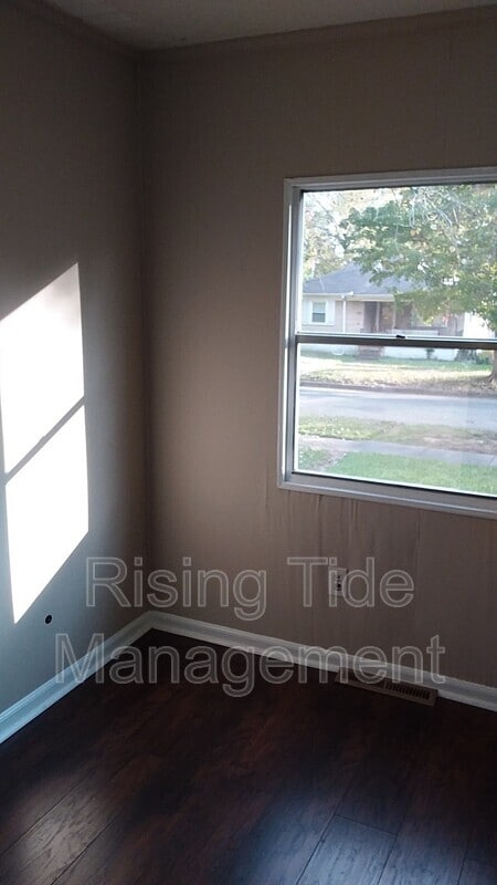 Building Photo - 1728 33rd St Ensley