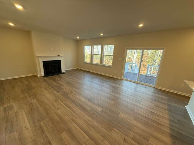 Building Photo - 6473 Fennec Run