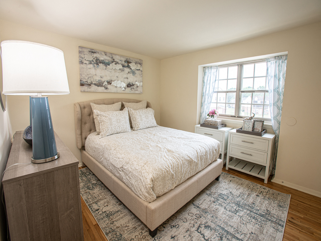 Foto principal - Somerset Woods Townhomes