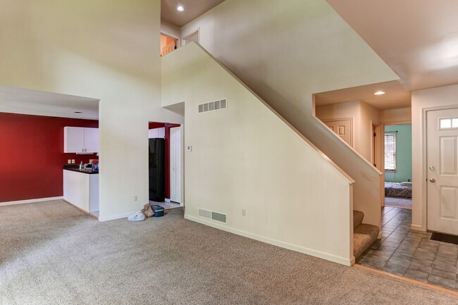 Building Photo - Three bedroom two bath townhome