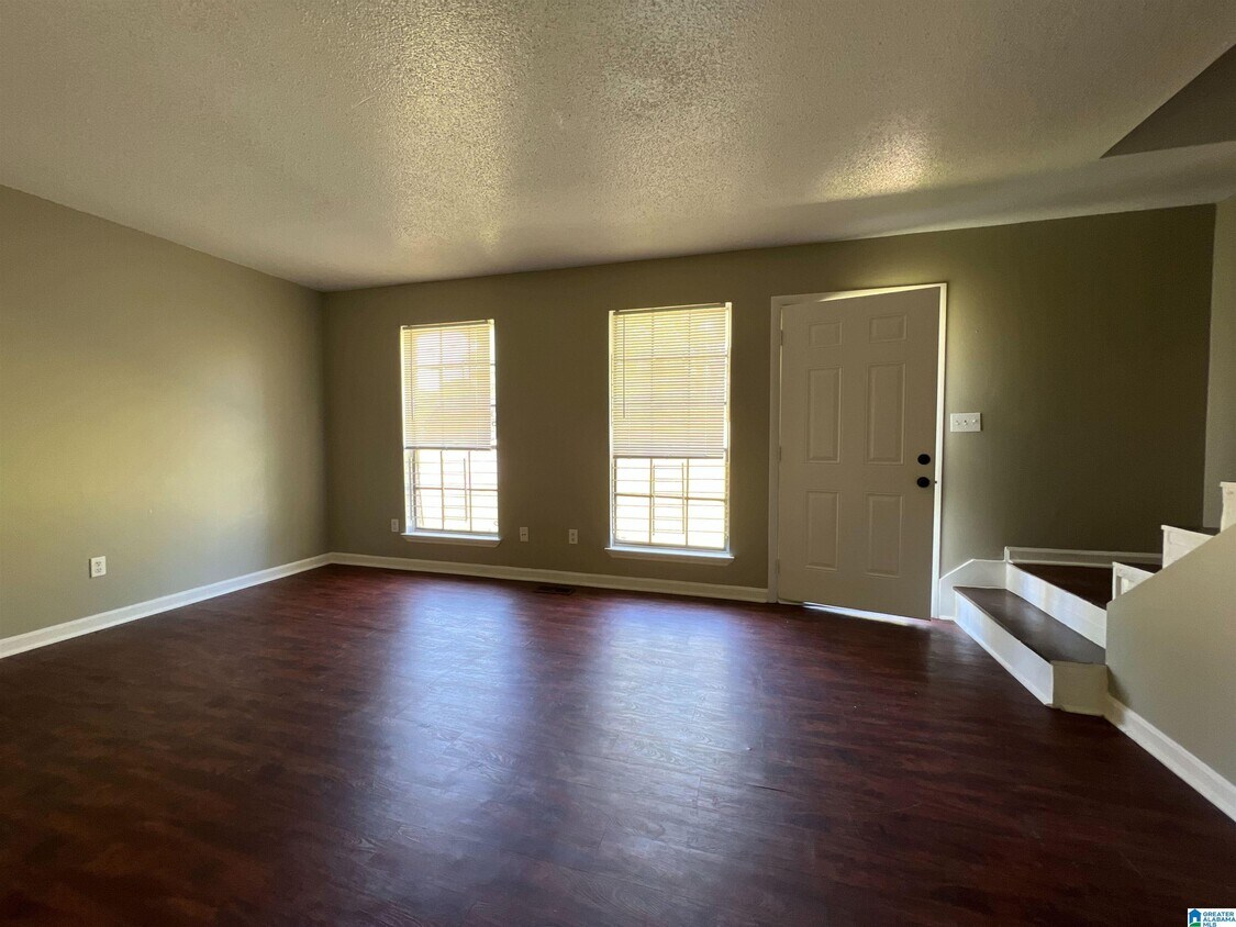 Foto principal - 1717 6th Pl Cir NW
