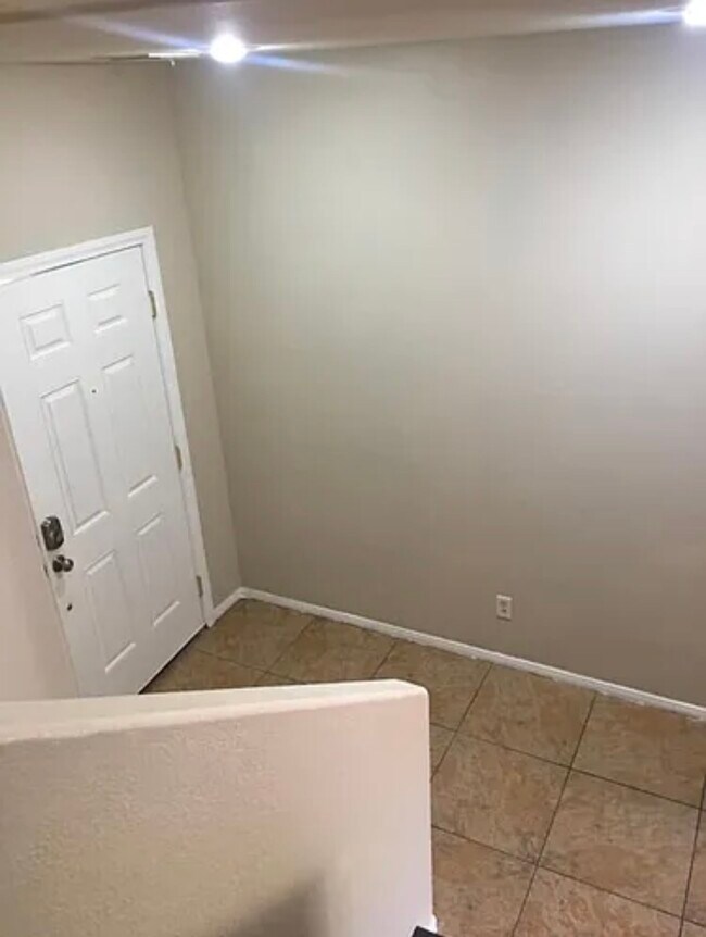 Foto del edificio - 3221 Green Ice Ave