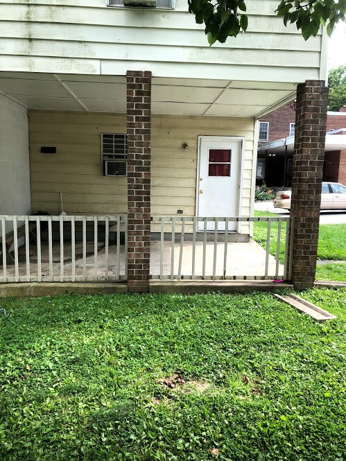 Primary Photo - 4 School House Ave