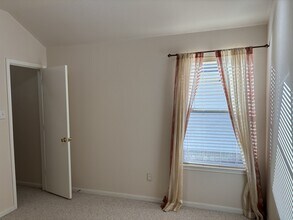 Building Photo - 5514 Gatesprings Ln
