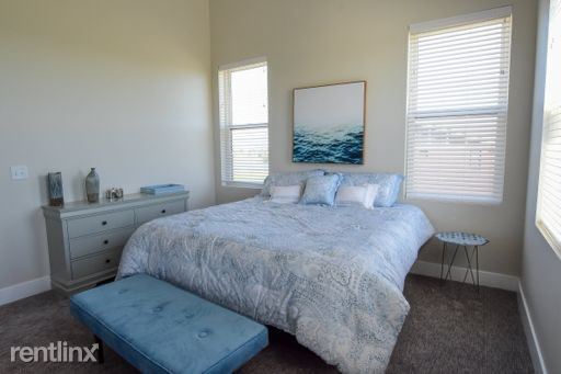 Building Photo - 3 br, 2.5 bath Townhome - 13114 W Lincoln Rd