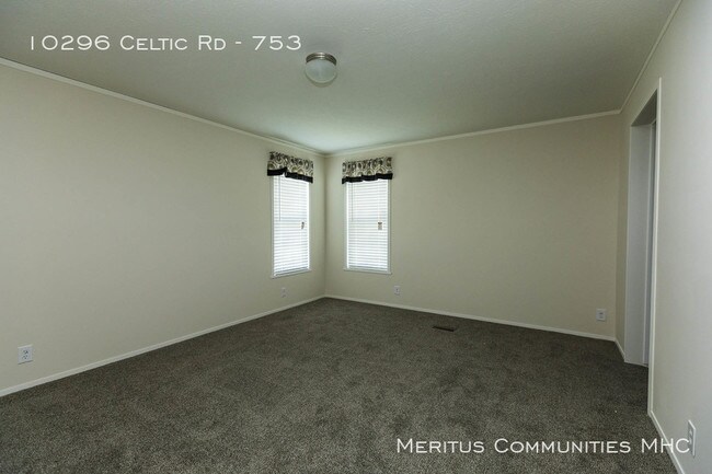 Building Photo - LIVE WHERE YOU PLAY - AMENITIES INCLUDED