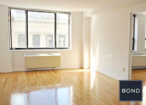 Primary Photo - 295 Park Ave S
