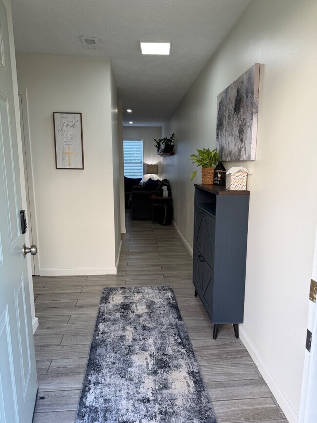 Foto del edificio - 9124 Cedarpark Ln NW